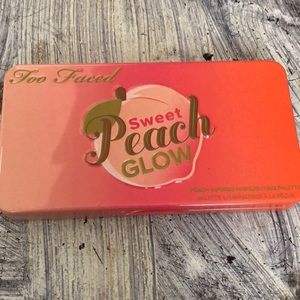 Too Faced sweet peach glow palette